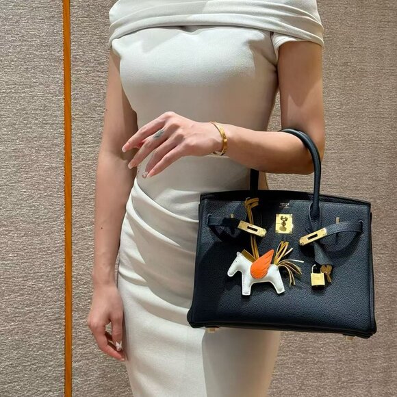 ,Classic Hermes Bag: A Stylish and Versatile Choice for Elegance - Picture 4 of 6